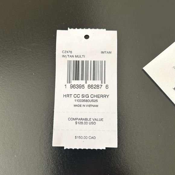 Coach NWT Heart Coin Case In Signature Canvas With Cherry Print - Picture 14 of 14